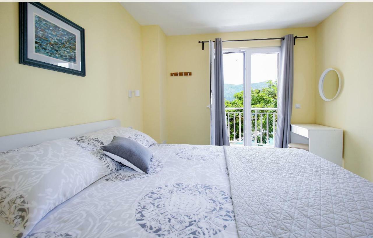 Apartment Levanat Molunat Eksteriør bilde